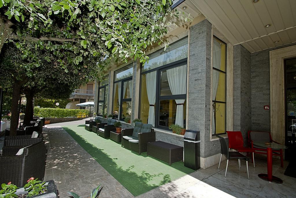 Hotel Mediterraneo Chianciano Terme Exterior photo