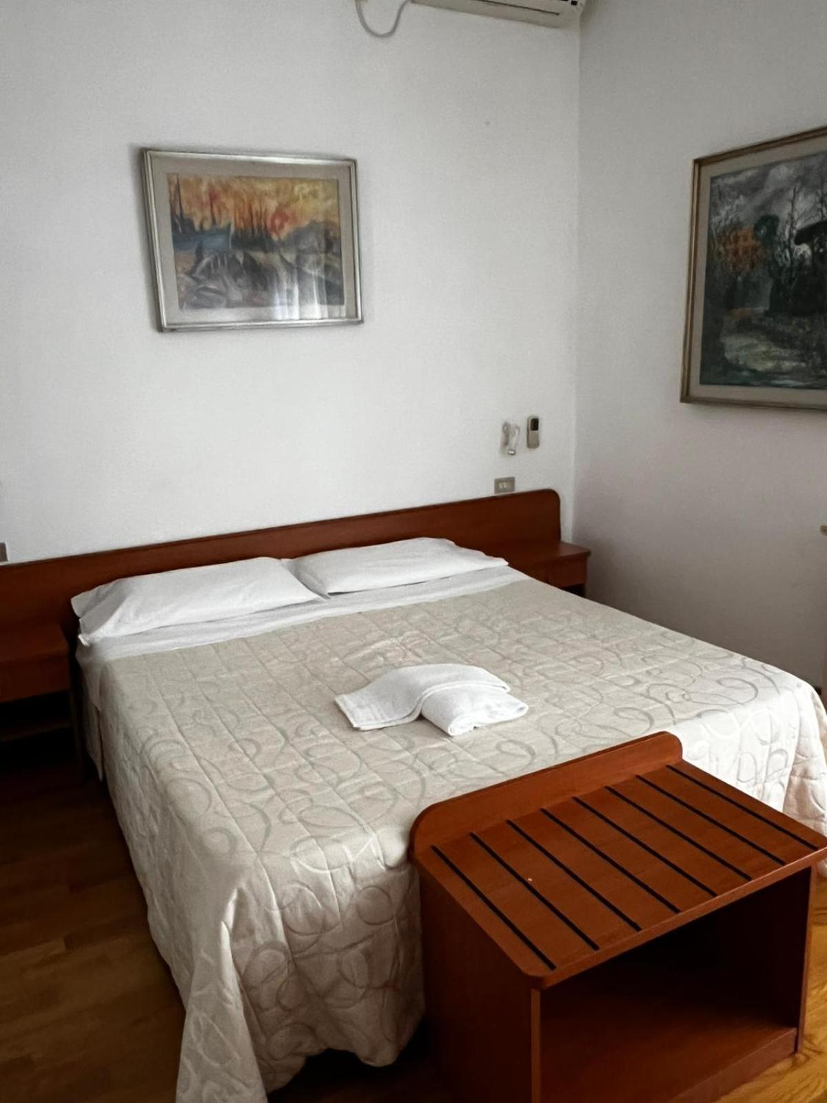 Hotel Mediterraneo Chianciano Terme Exterior photo